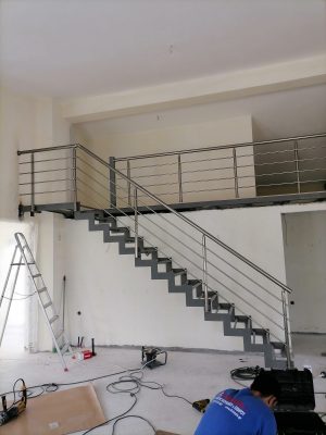 Μεταλλική Σκάλα LM22