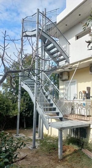 Μεταλλική Σκάλα LM25