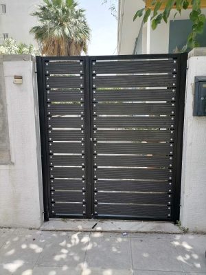Αυλόπορτα Ανοιγόμενη DECK PVC Με Στηρίγματα Σιδήρου DA04