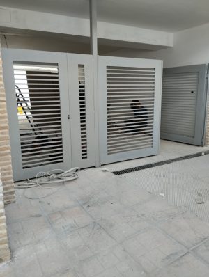 Αυλόπορτα LA84