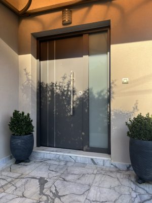 Θωρακισμένη Αλουμινίου με Σταθερό Πλαϊνό