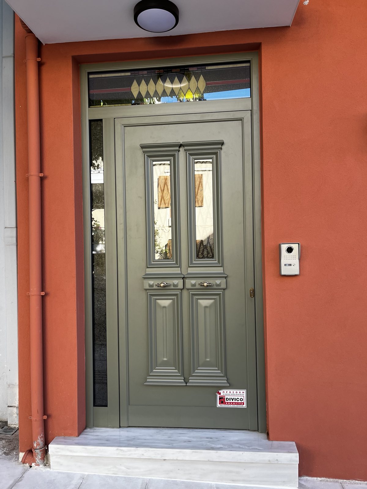 Πόρτες Πάνελ Αλουμινίου Compass